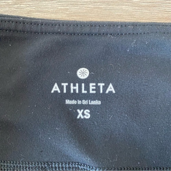 Athleta Capri Crisscross Detail Leggings XS - Picture 6 of 15
